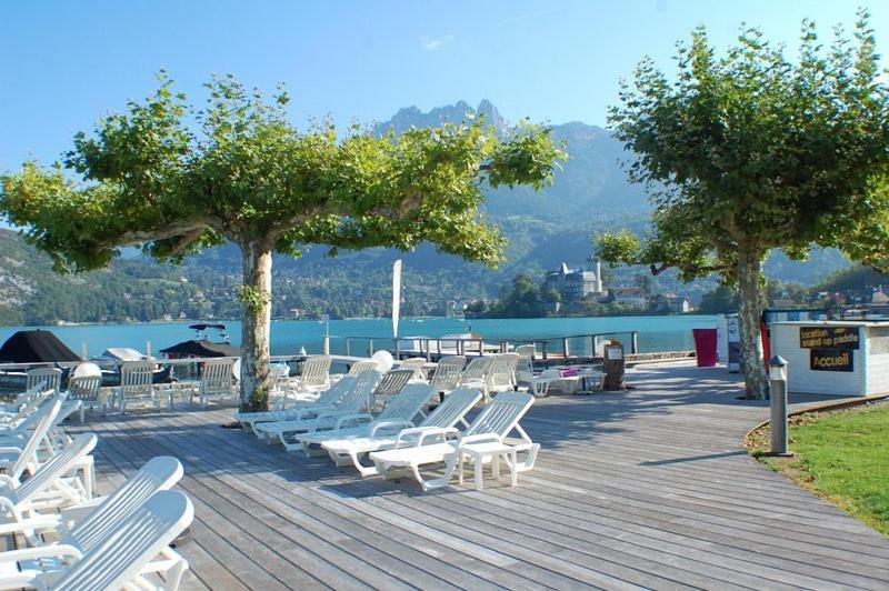 La Baie des Voiles 3 chambres 4 à 6 personnes au bord du lac plage privée Duingt Exterior foto